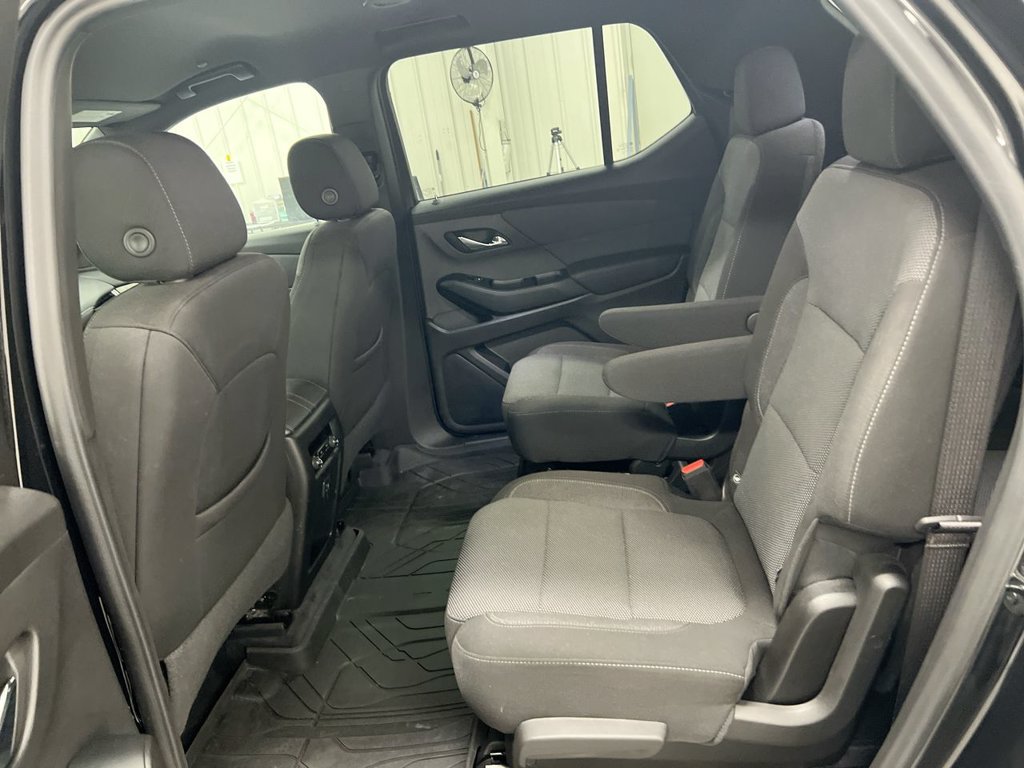Used 2022 Chevrolet Traverse LT FWD image 22