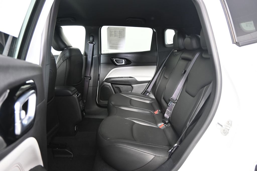 Used 2025 Jeep Compass Limited AWD/4WD image 17