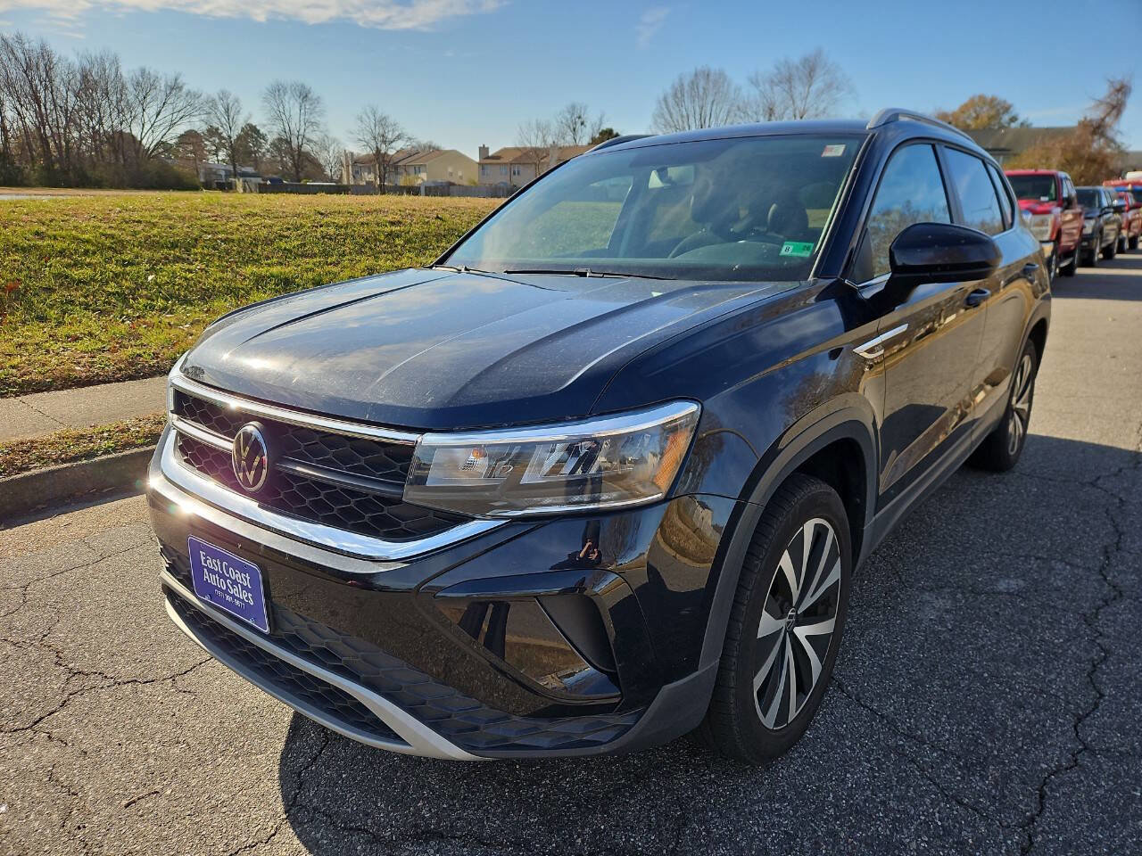 Used 2022 Volkswagen Taos SE image 3