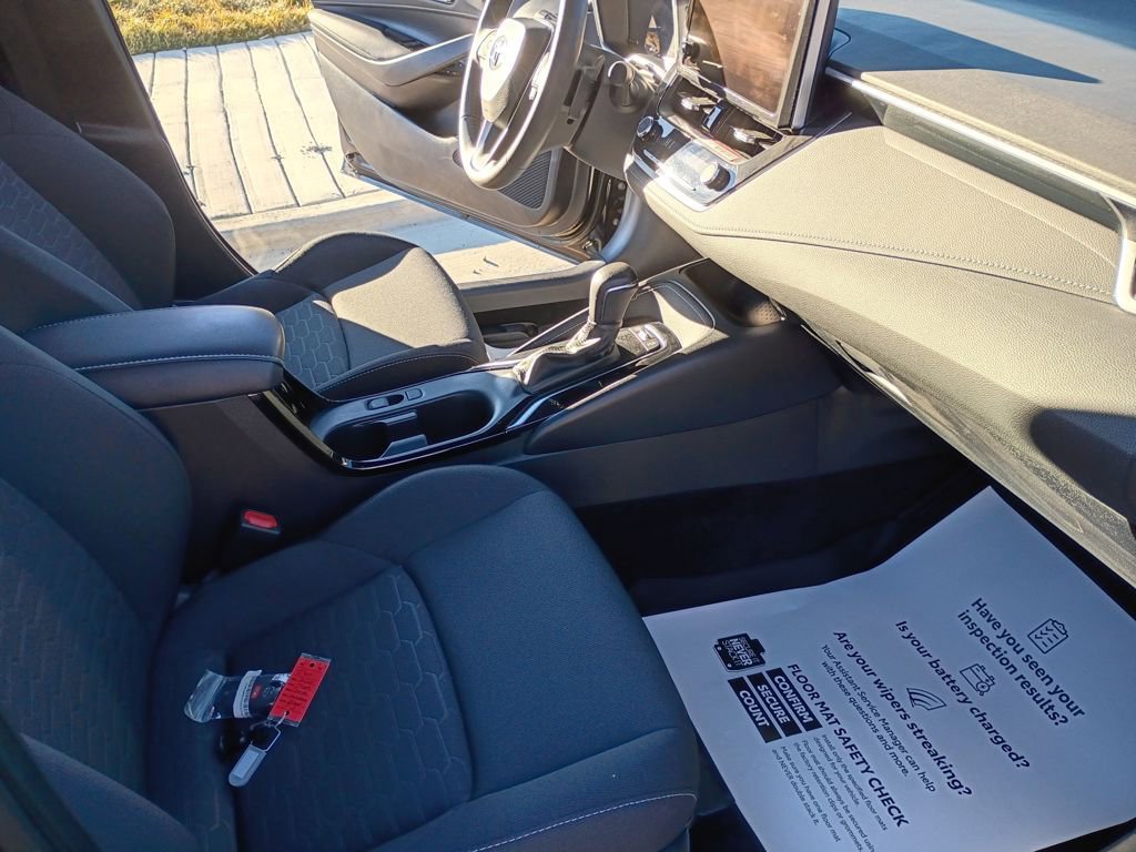 Used 2025 Toyota Corolla SE image 17