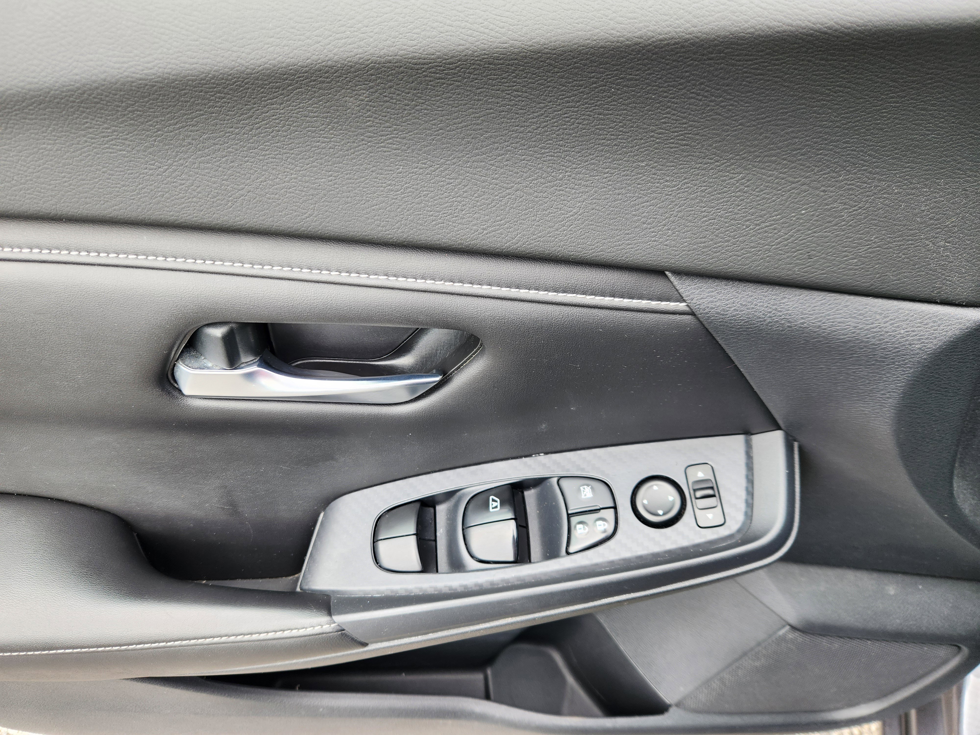 Used 2020 Nissan Sentra SV image 16