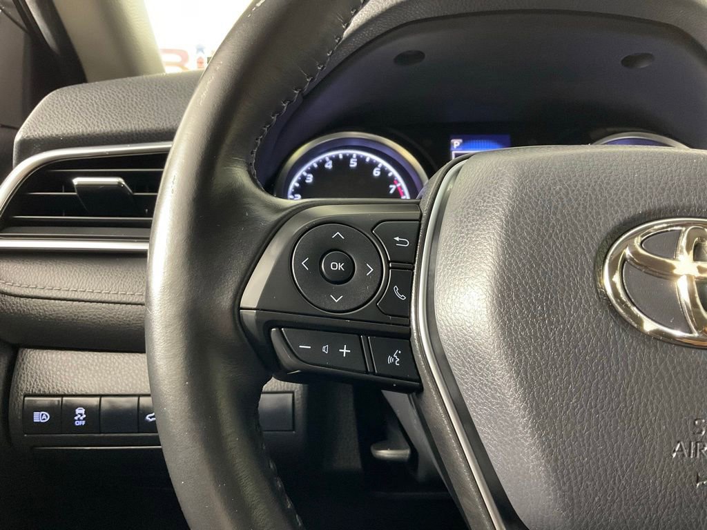 Used 2018 Toyota Camry SE FWD image 23