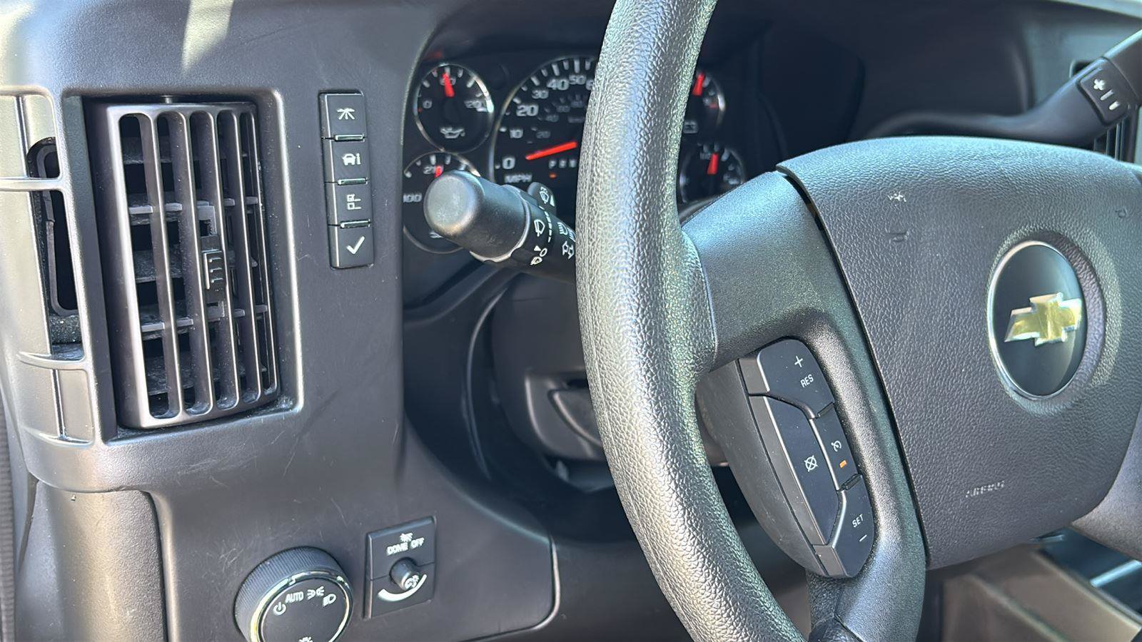 Used 2024 Chevrolet Express 2500 w/ Driver Convenience Package RWD image 21