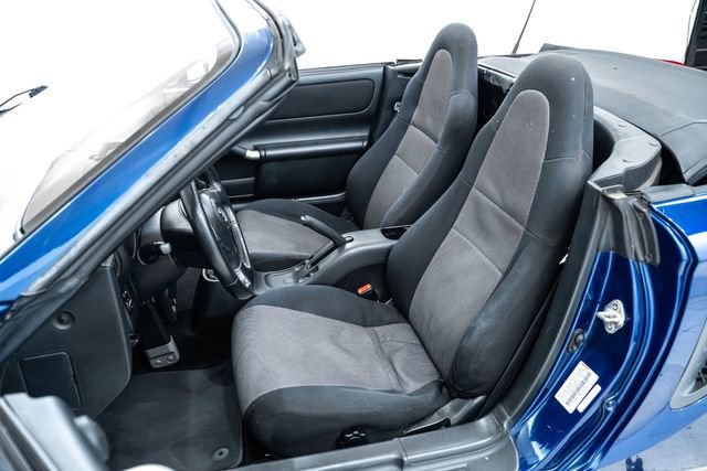 Used 2001 Toyota MR2 RWD image 19