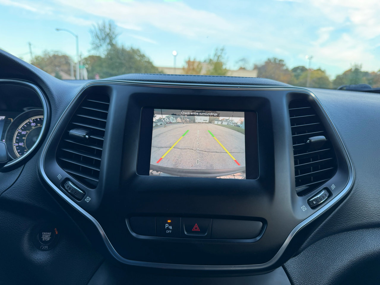 Used 2020 Jeep Cherokee Latitude Plus w/ Cold Weather Group image 13