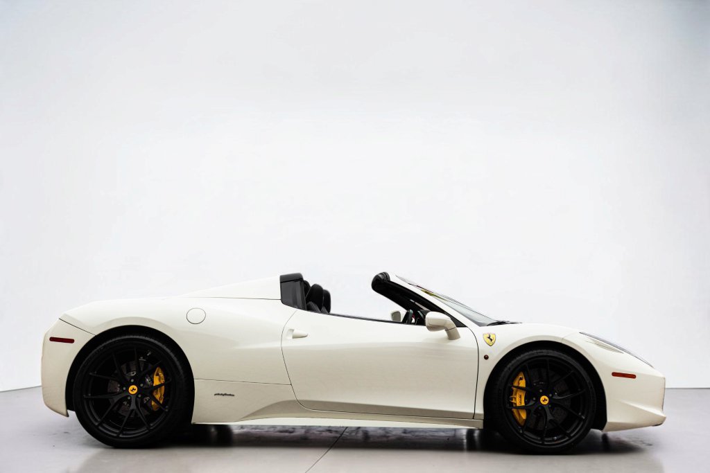 Used 2014 Ferrari 458 Spider RWD image 3