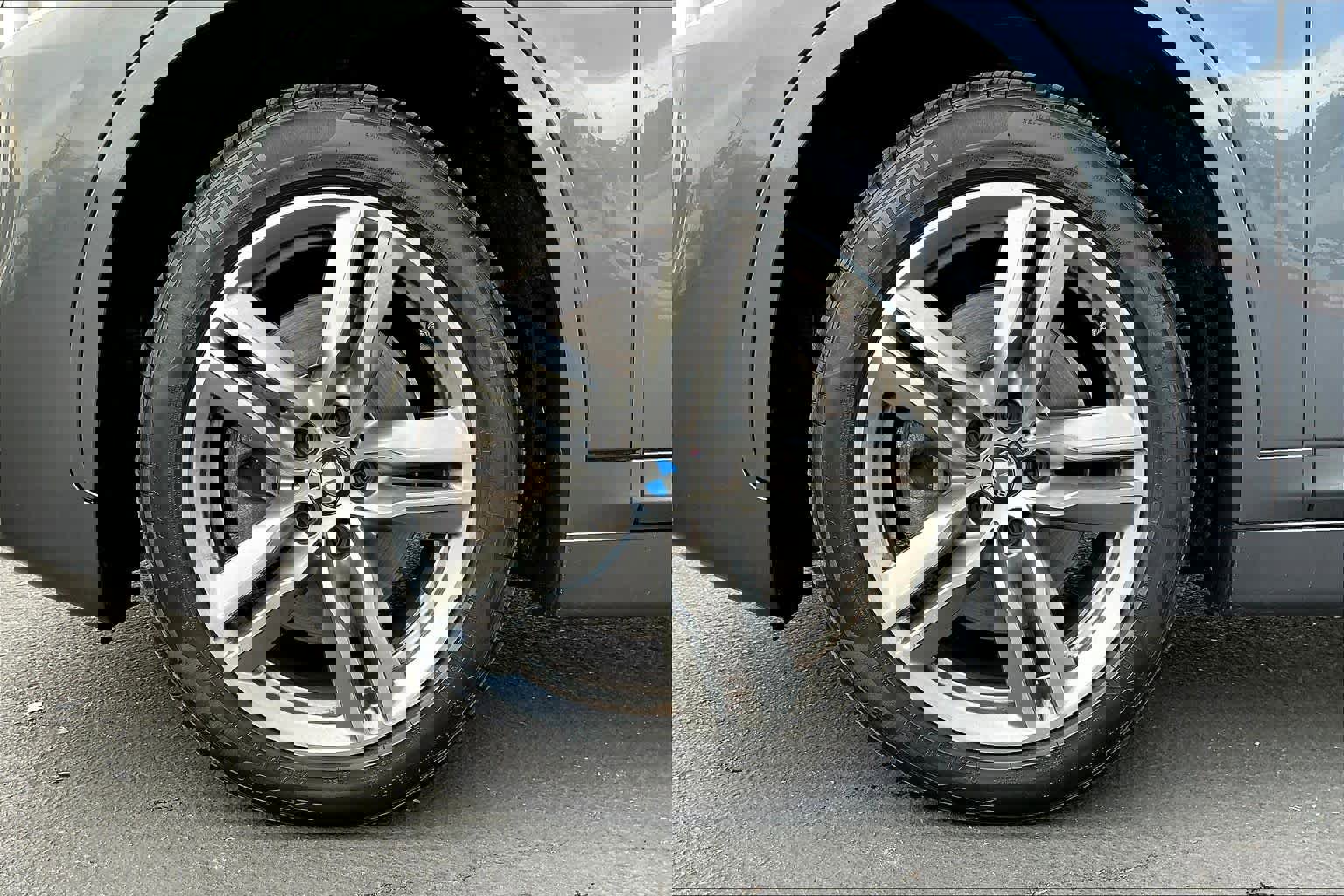 Used 2019 BMW X1 xDrive28i w/ M Sport Package image 12