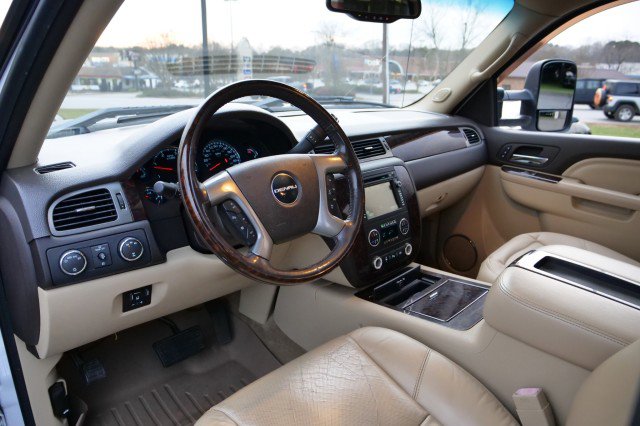 Used 2011 GMC Sierra 3500 Denali image 2