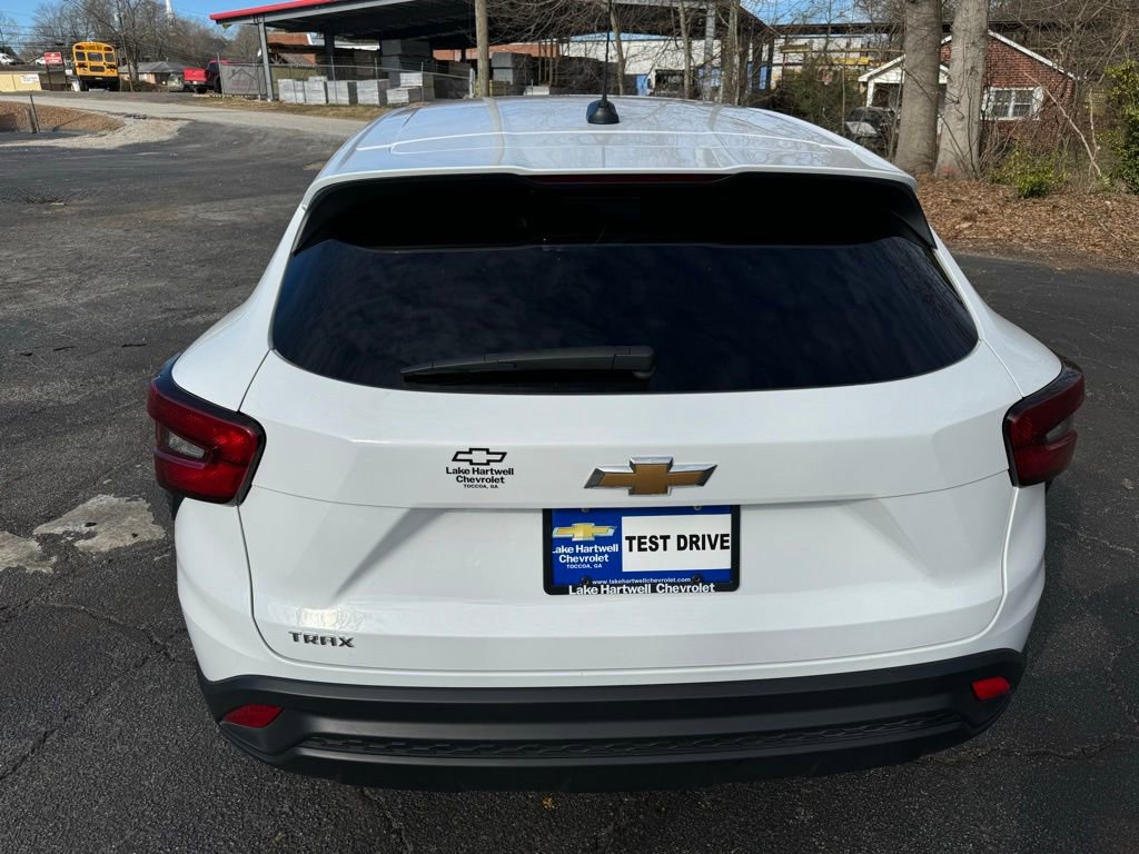 Certified 2025 Chevrolet Trax LS image 7