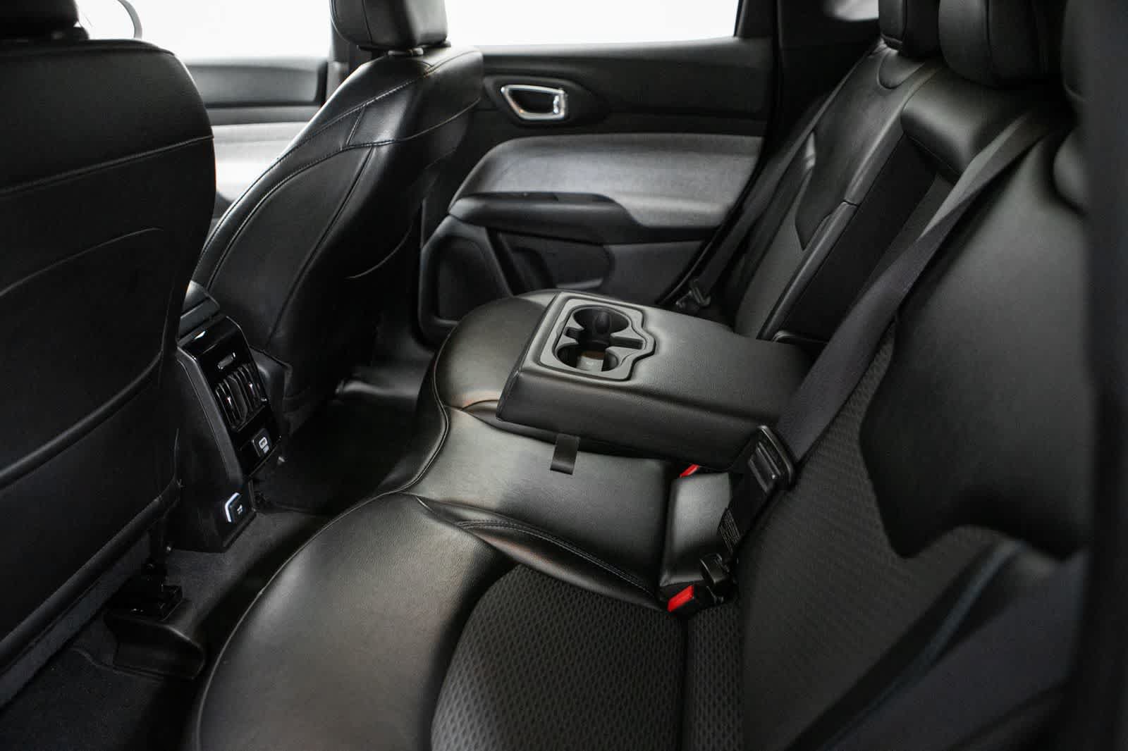 Used 2023 Jeep Compass Latitude AWD/4WD image 31