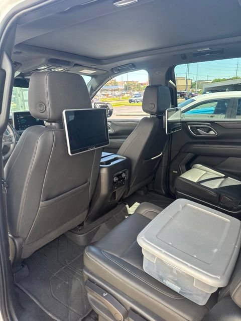 Used 2023 Chevrolet Suburban Z71 w/ Luxury Package AWD/4WD image 7