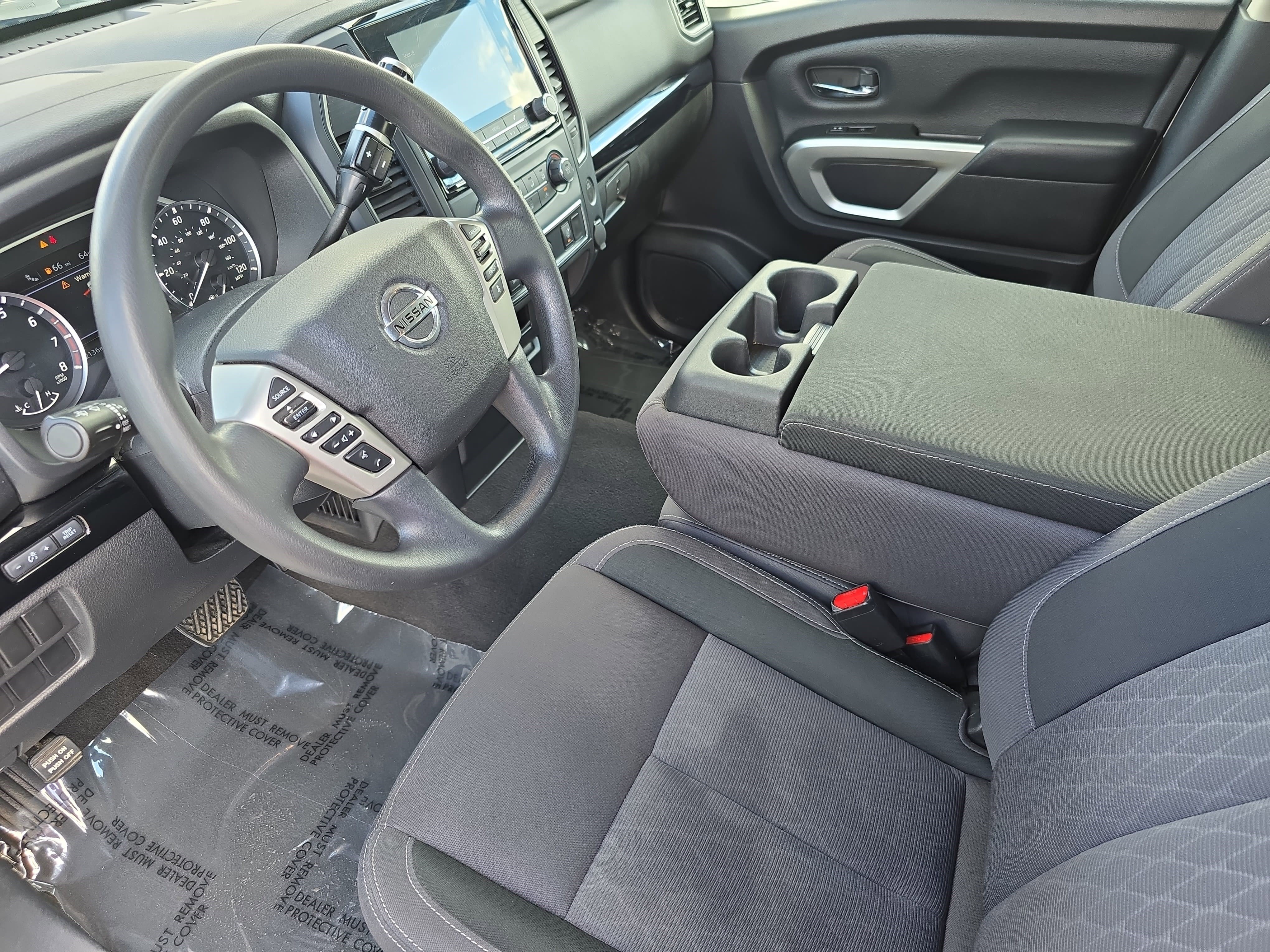 Used 2022 Nissan Titan SV image 15