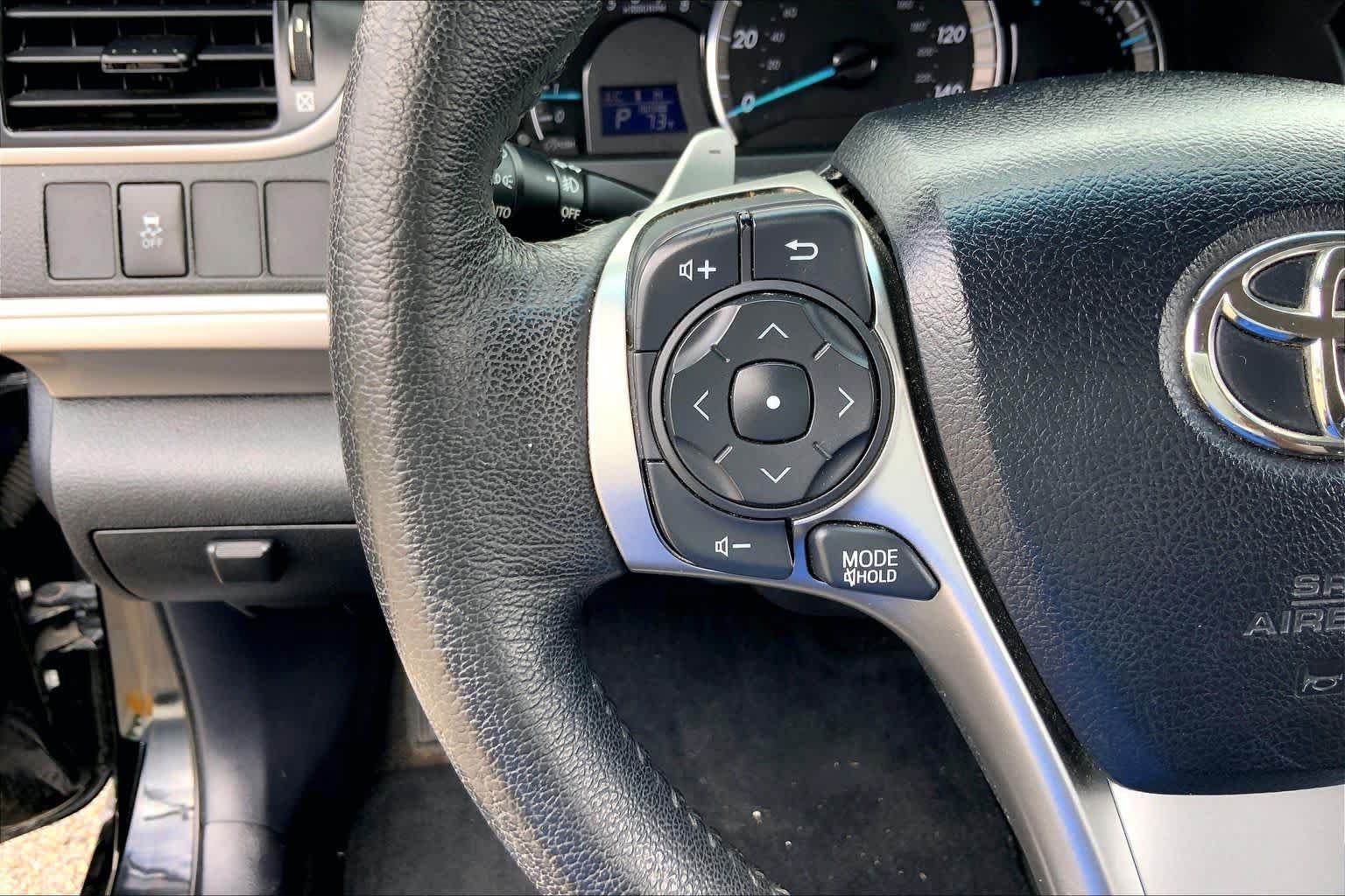 Used 2012 Toyota Camry SE FWD image 23