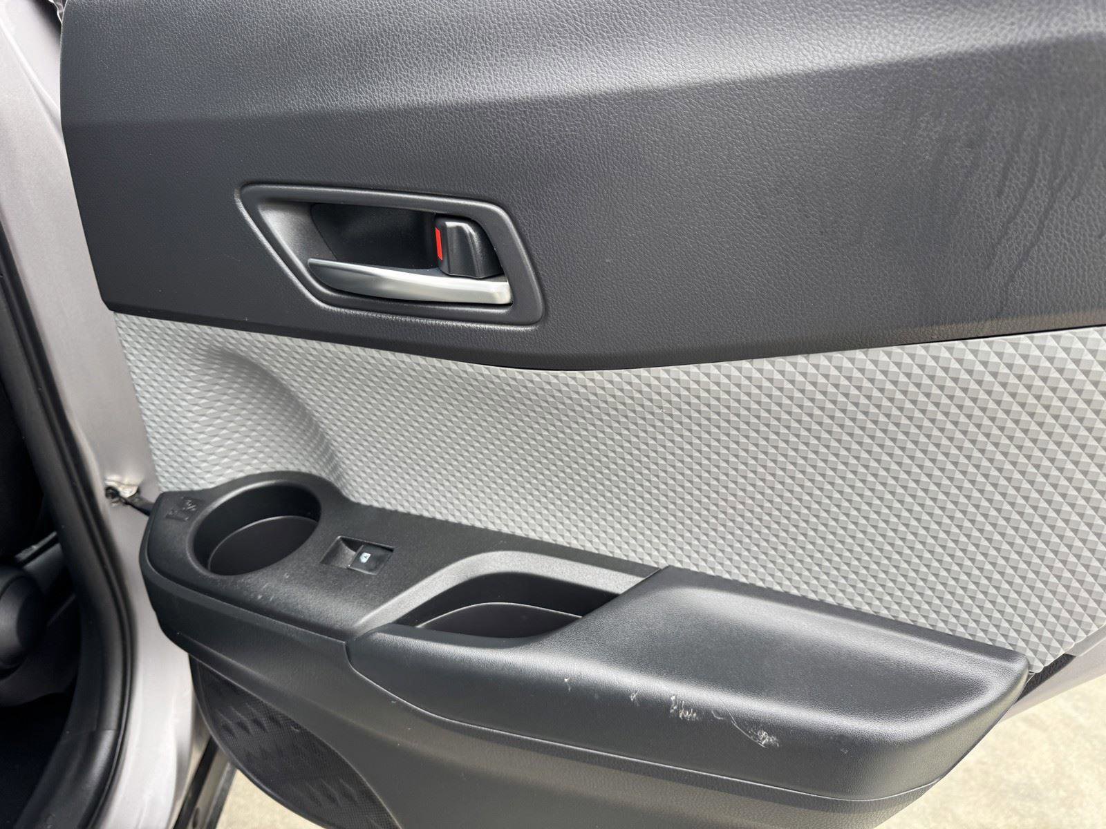 Used 2019 Toyota C-HR XLE image 10