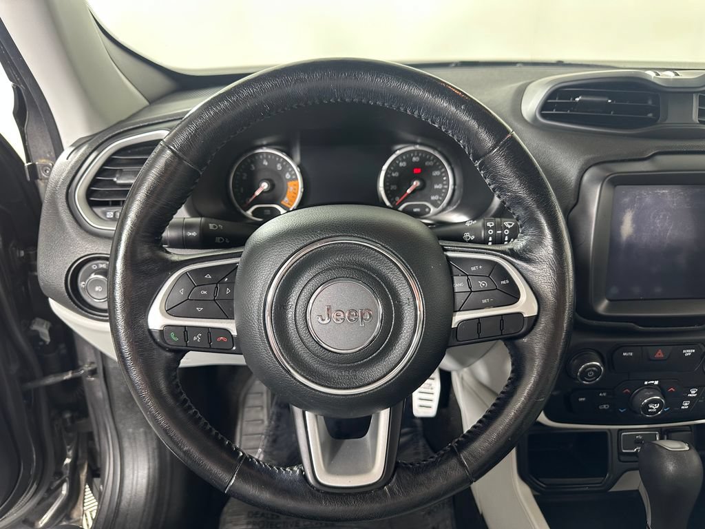 Used 2019 Jeep Renegade Latitude w/ UConnect 8.4 Nav Group FWD image 23