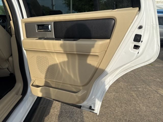 Used 2016 Ford Expedition XLT RWD image 16