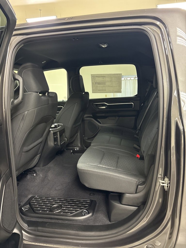 New 2026 RAM 1500 4x4 Crew Cab image 25