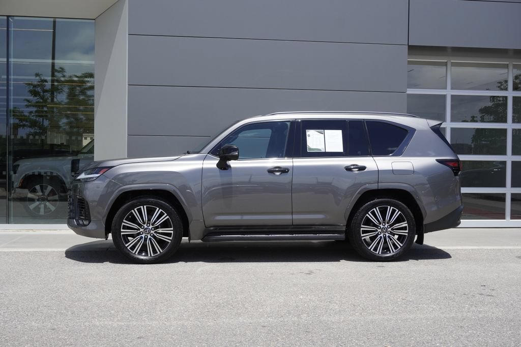 Used 2023 Lexus LX 600 4WD w/ Appearance Package image 8