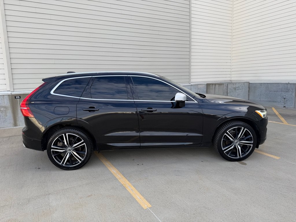 Used 2018 Volvo XC60 T5 R-Design w/ Convenience Package AWD/4WD image 2