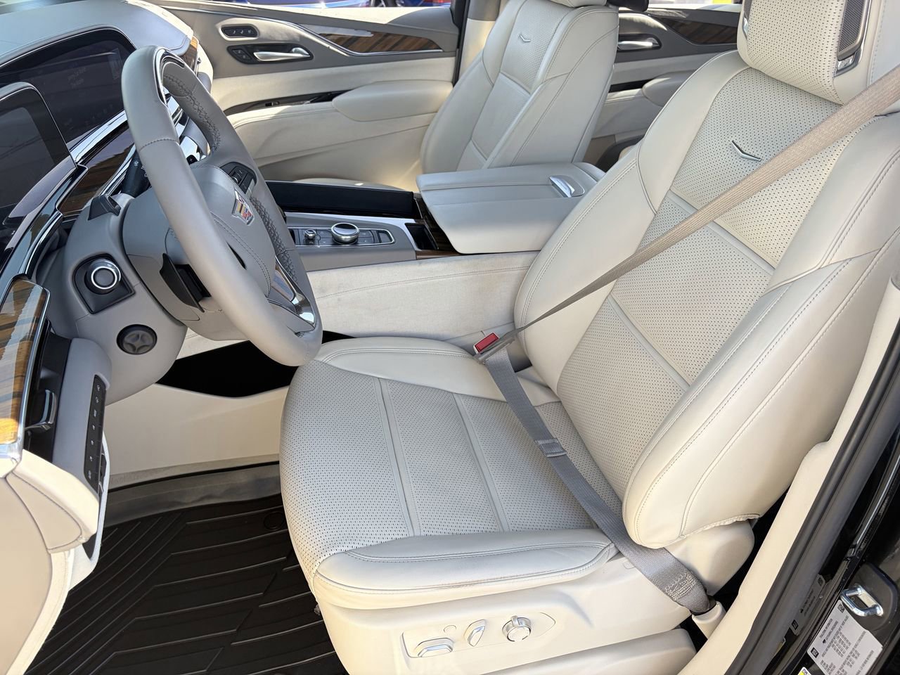 Certified 2024 Cadillac Escalade ESV Sport Platinum w/ LPO, ONYX Package image 20