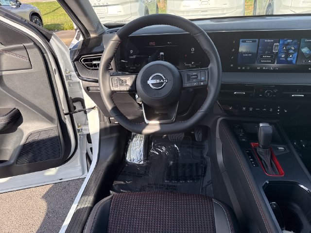 New 2027 Nissan Kicks SR w/ SR Premium Package AWD/4WD image 16