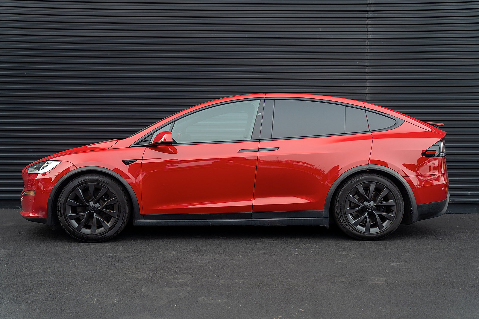 Used 2023 Tesla Model X AWD/4WD image 2