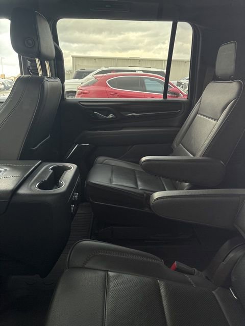 Used 2021 GMC Yukon XL Denali w/ Denali Premium Package image 15