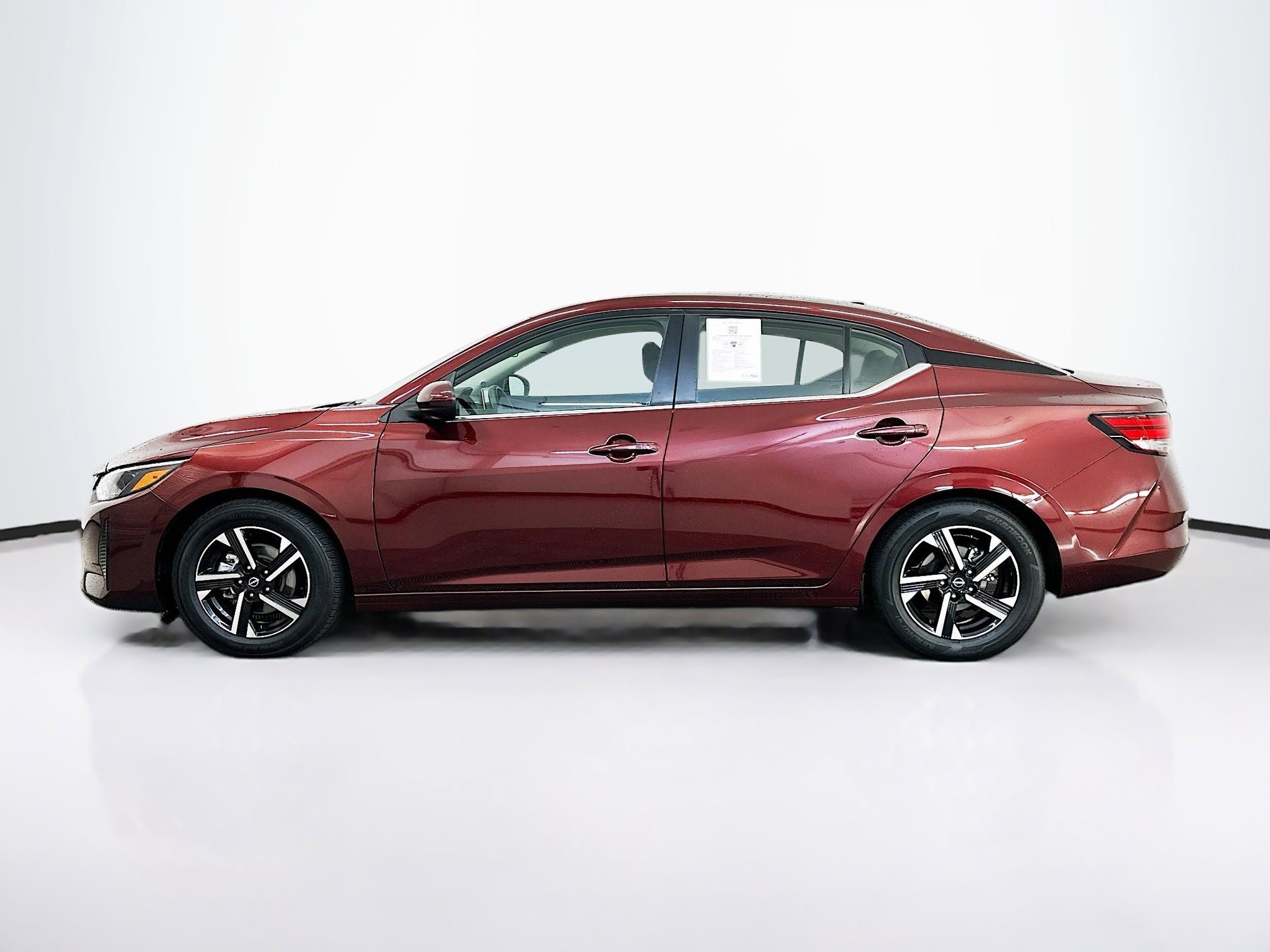 Used 2025 Nissan Sentra SV image 4