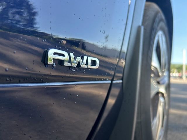 Used 2021 Toyota Highlander XLE AWD/4WD image 19