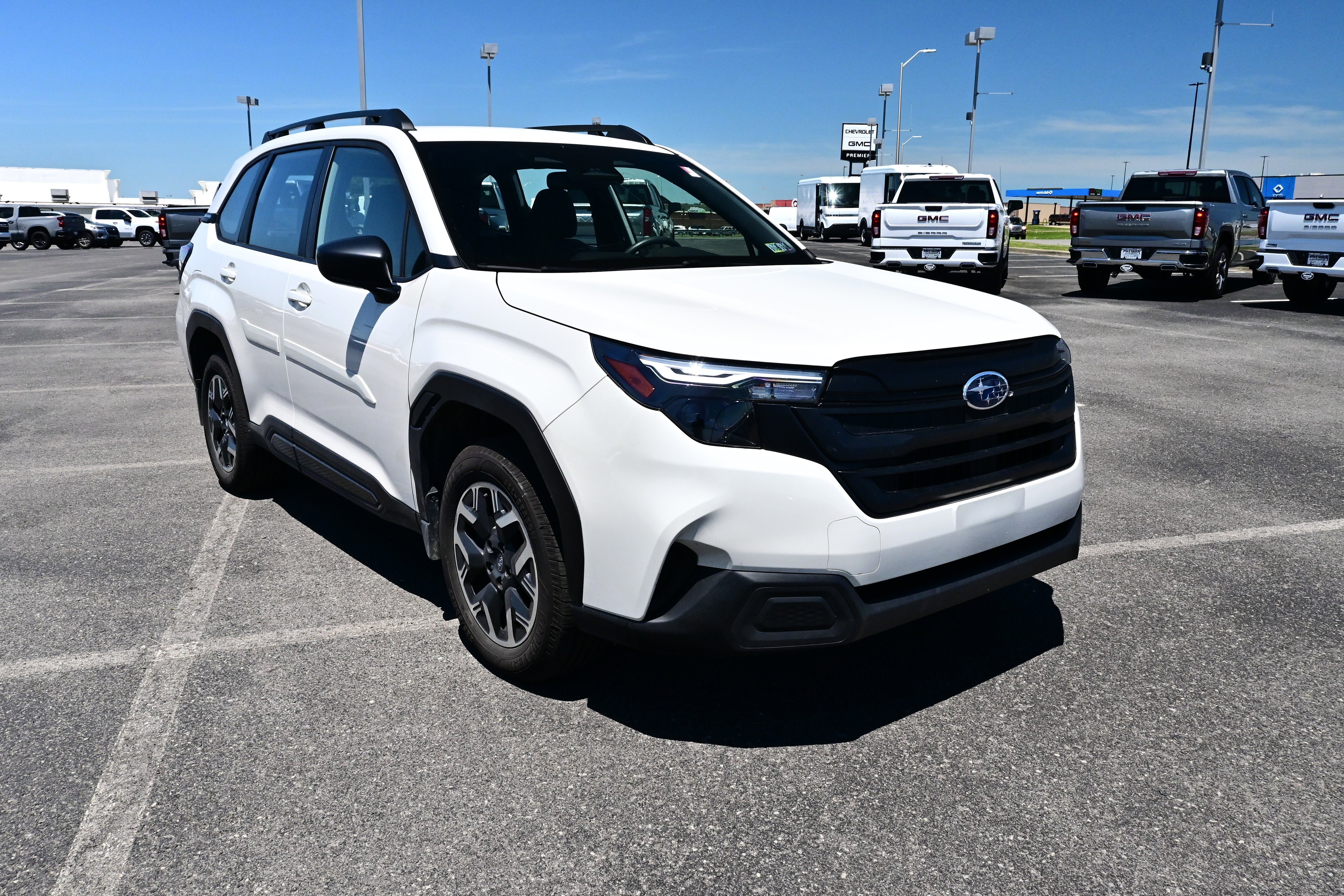 Used 2025 Subaru Forester AWD/4WD image 2