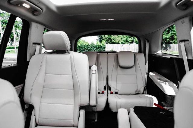 Used 2024 Mercedes-Benz GLS 450 4MATIC image 21
