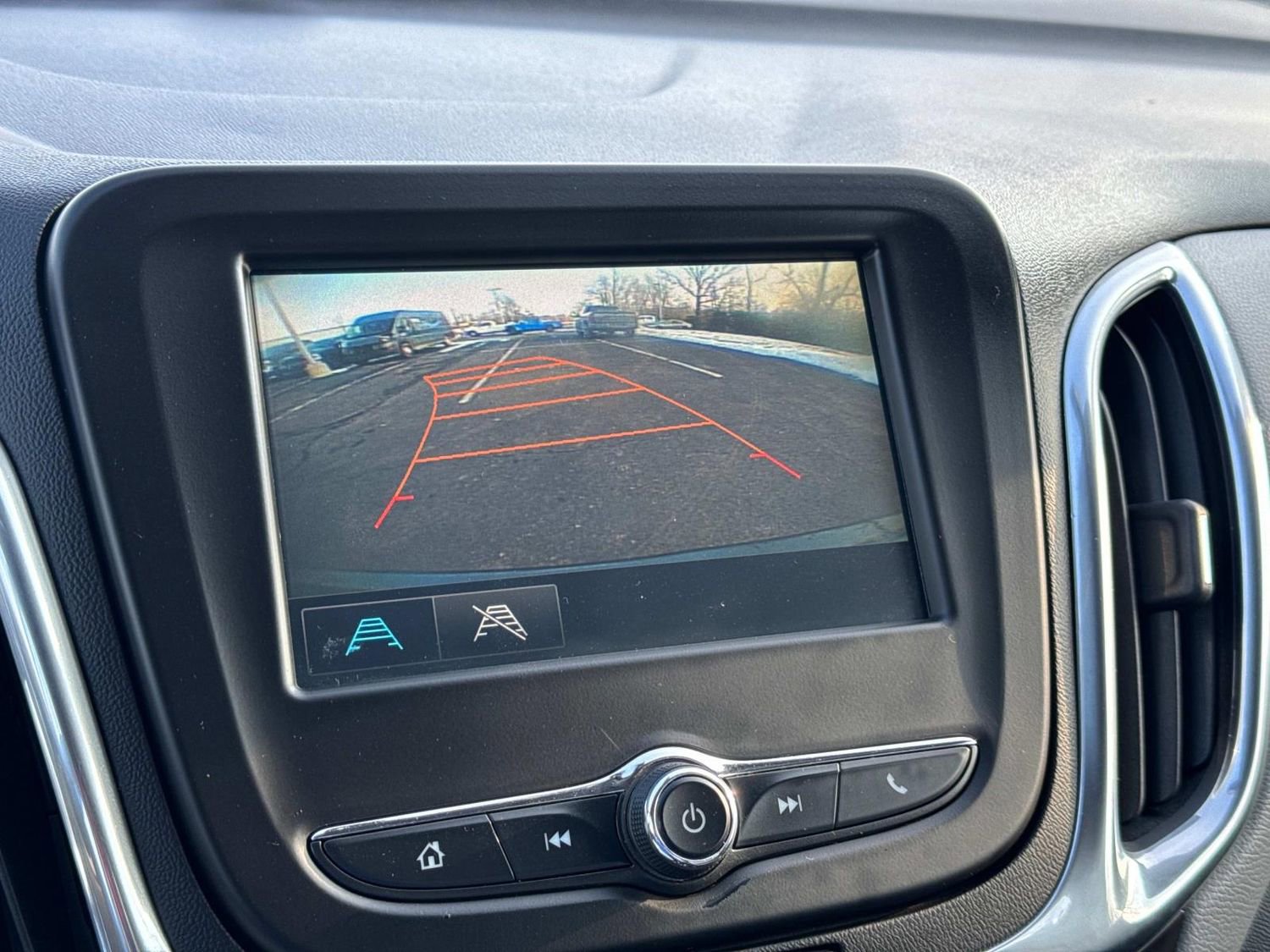 Used 2018 Chevrolet Equinox LS image 30