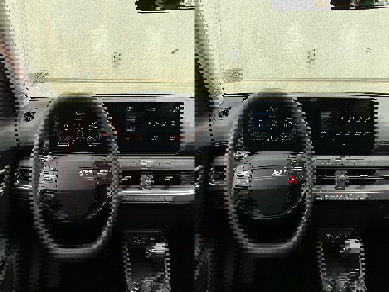 Used 2025 Kia K4 LXS image 13