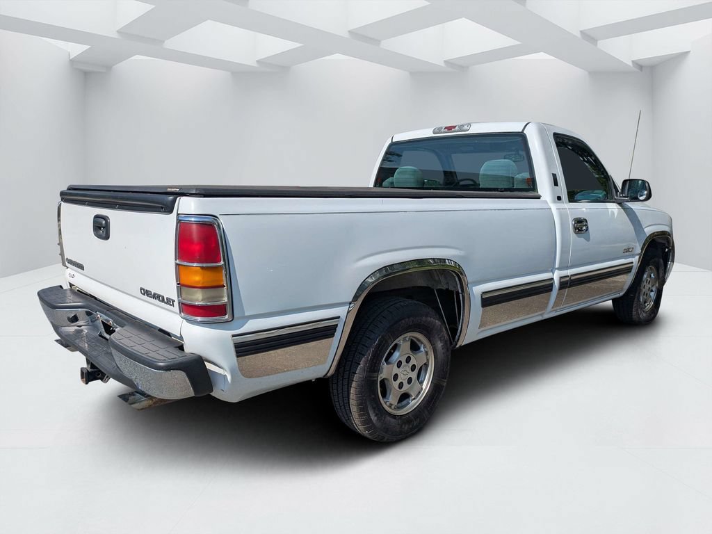Used 2001 Chevrolet Silverado 1500 LS w/ Firm Ride Suspension Pkg RWD image 3