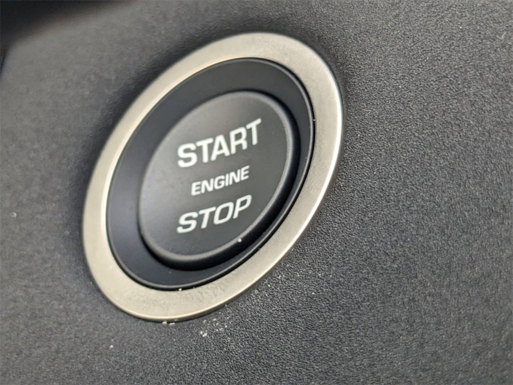 New 2025 Land Rover Range Rover Velar Dynamic SE image 25