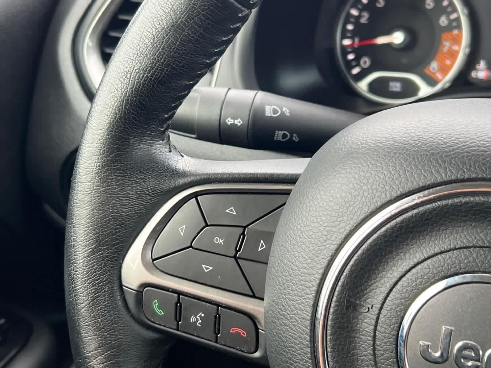 Used 2022 Jeep Renegade Latitude w/ Convenience Group AWD/4WD image 19