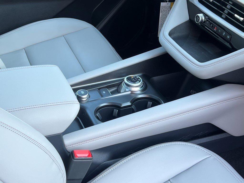 New 2026 Ford Explorer Active w/ Active Comfort Package image 10