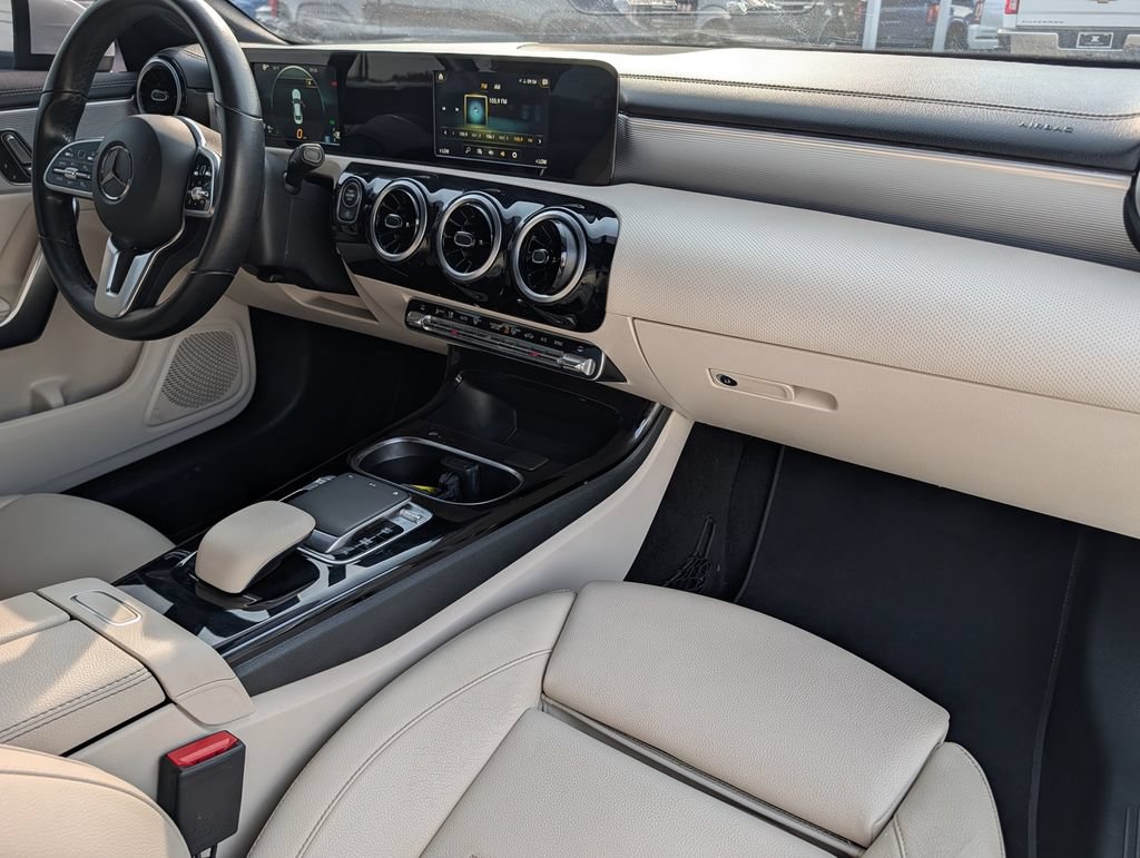 Used 2020 Mercedes-Benz CLA 250 image 34