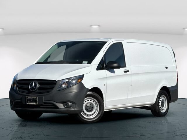 Used 2023 Mercedes-Benz Metris image 2