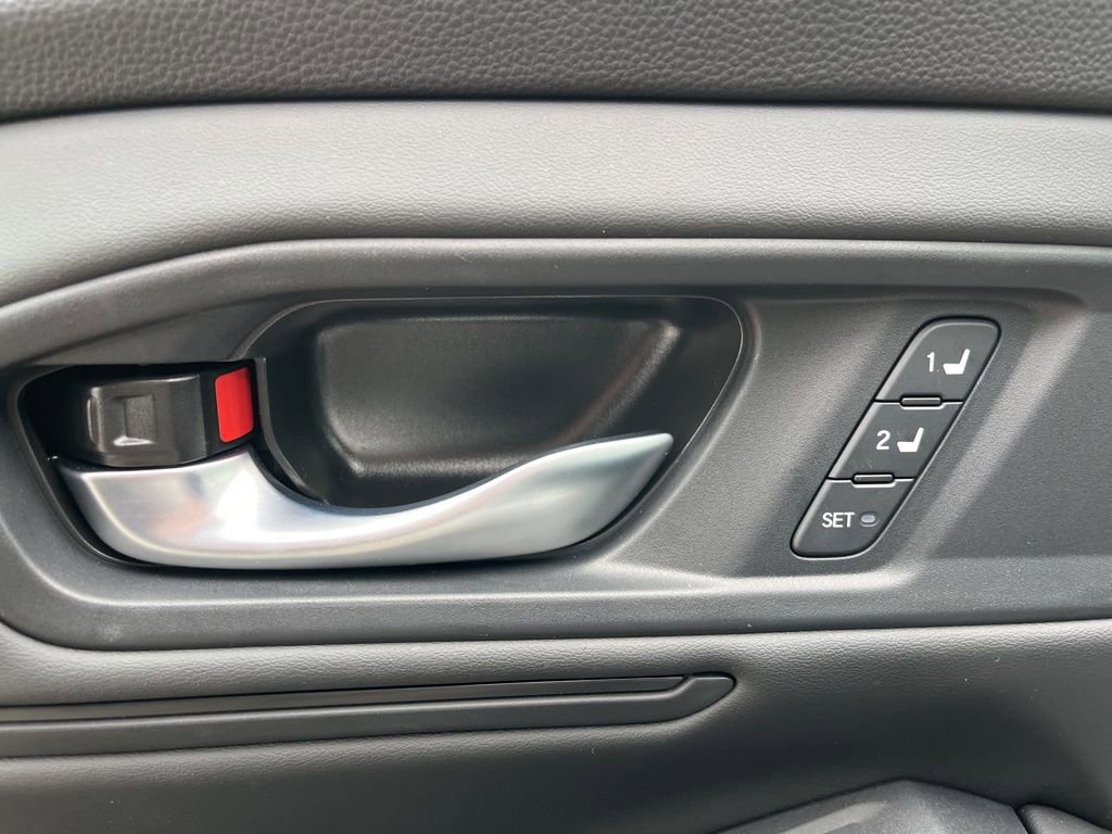 Used 2025 Honda Accord Sport image 12