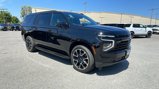 Used 2025 Chevrolet Suburban RST w/ Comfort Package AWD/4WD image 35