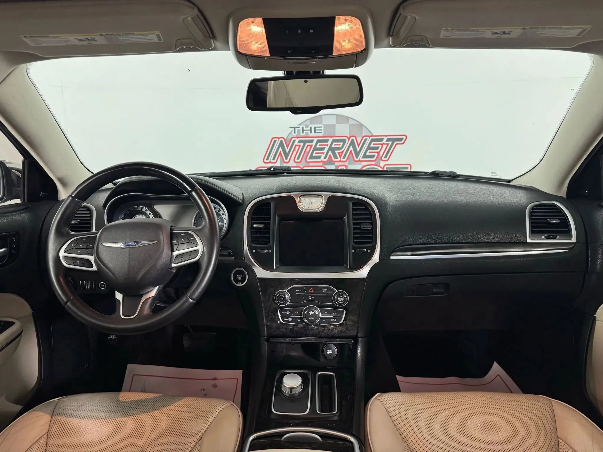 Used 2018 Chrysler 300 Limited image 11