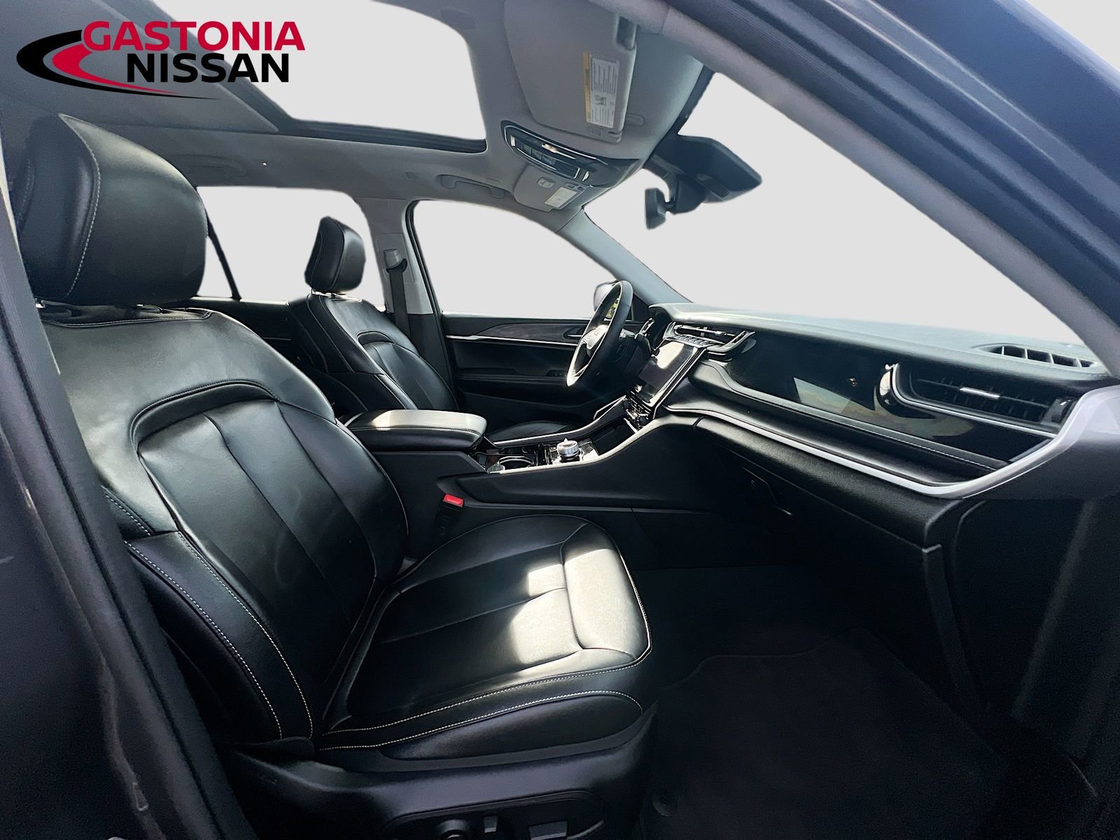 Used 2023 Jeep Grand Cherokee 4WD 4xe image 38