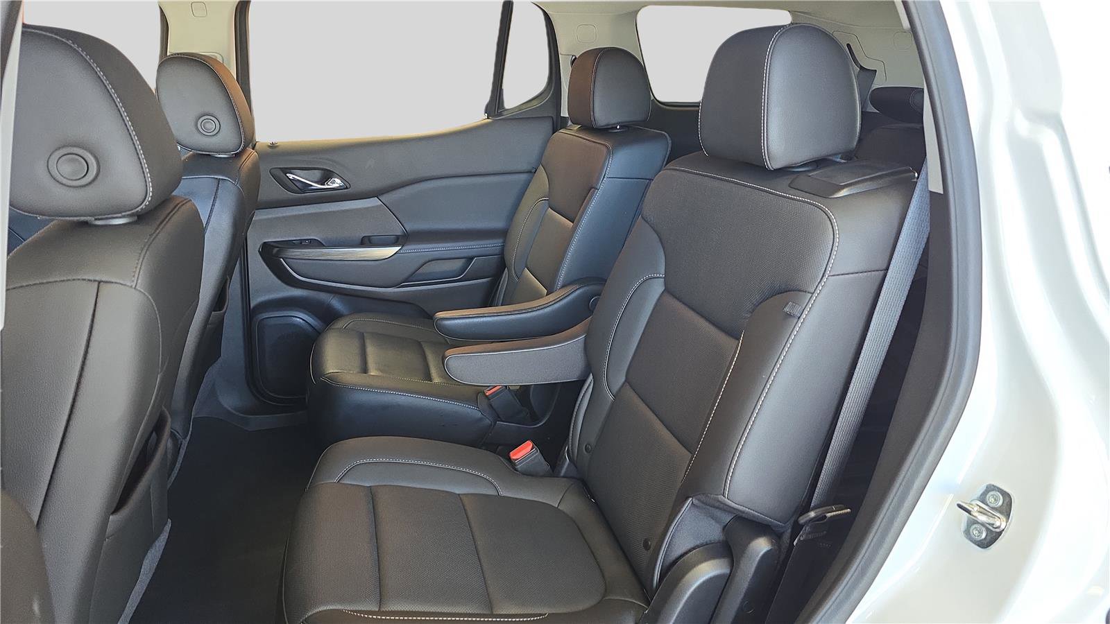 Used 2023 GMC Acadia SLT w/ Elevation Edition image 15