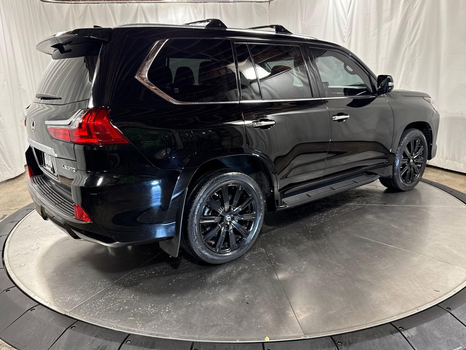 Used 2018 Lexus LX 570 4WD w/ Luxury Package image 8