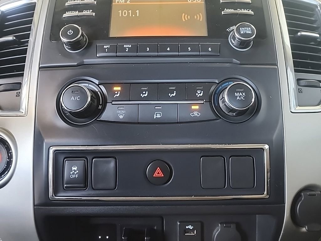 Used 2016 Nissan Titan SV RWD image 21