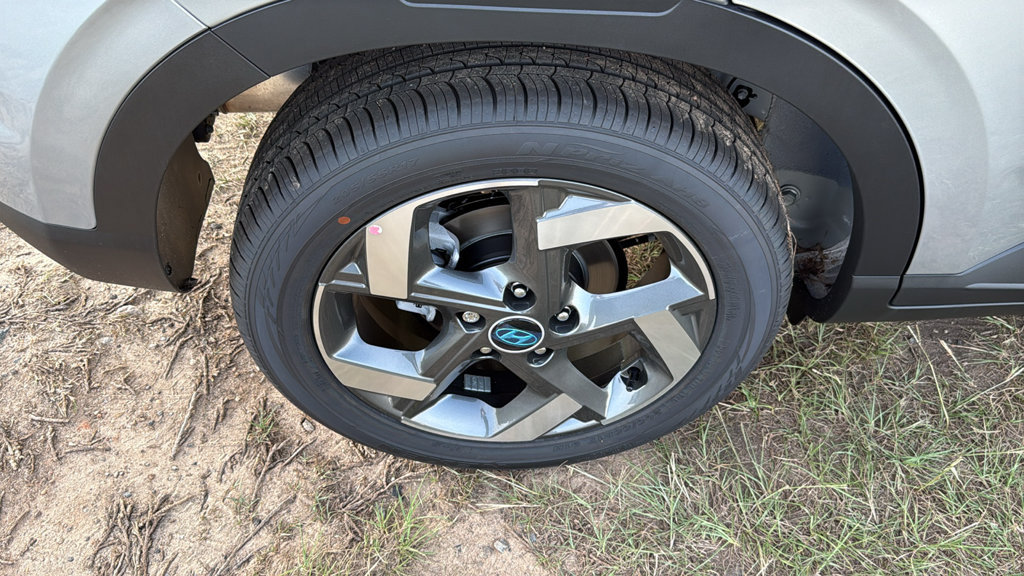 New 2026 Hyundai Venue SEL FWD image 9