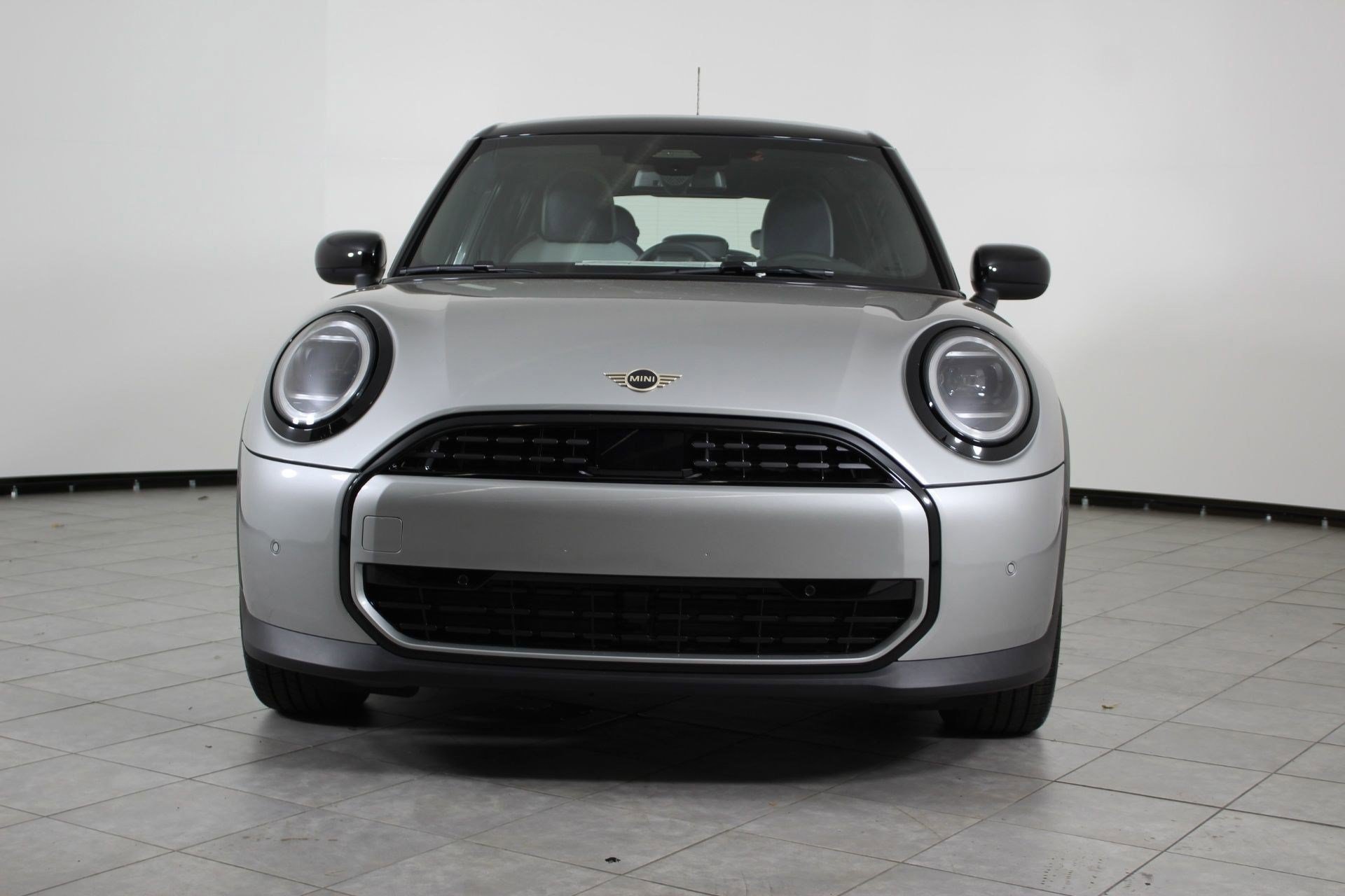 Used 2026 MINI Cooper 4-Door Hardtop FWD image 6