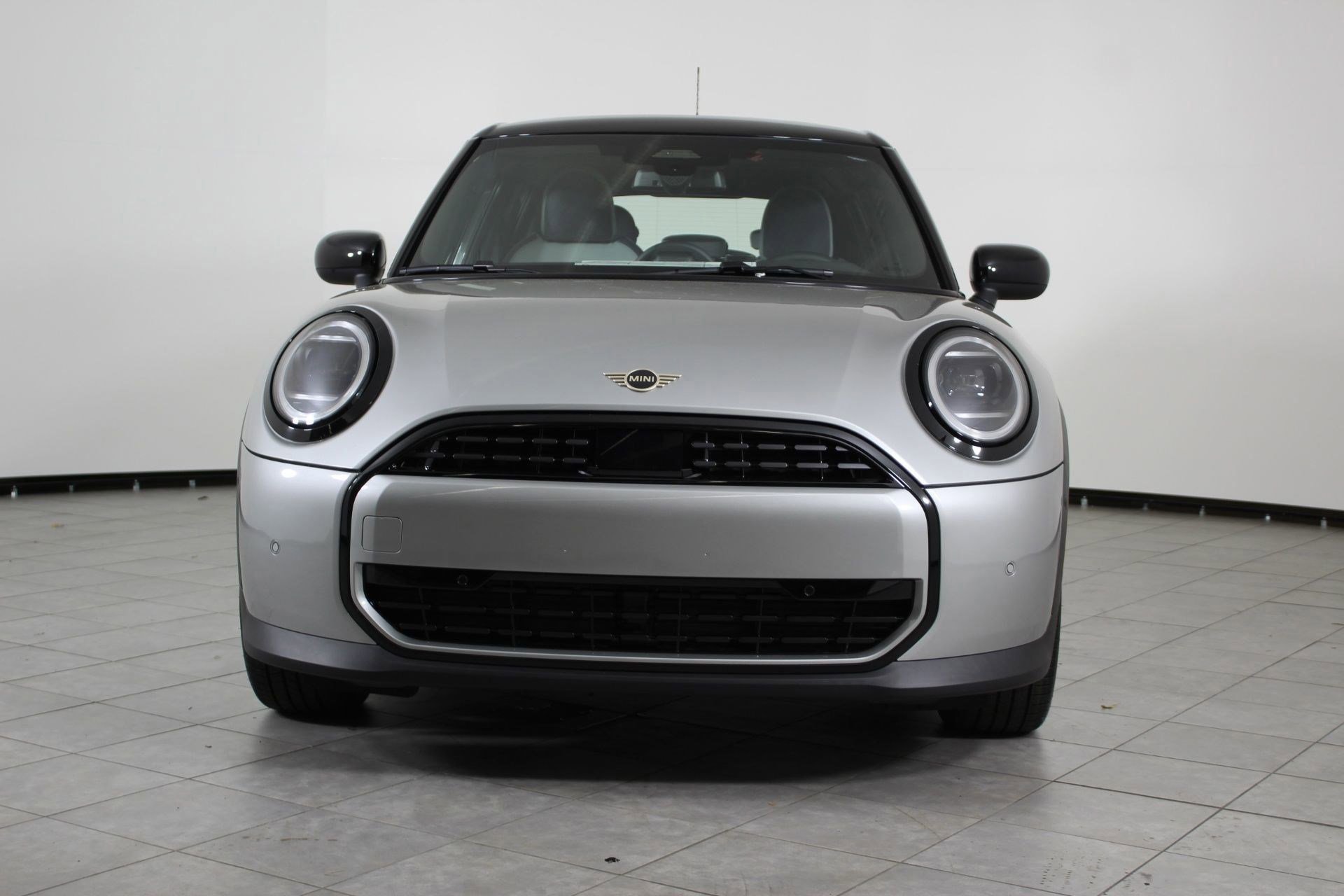 Used 2026 MINI Cooper 4-Door Hardtop FWD image 6