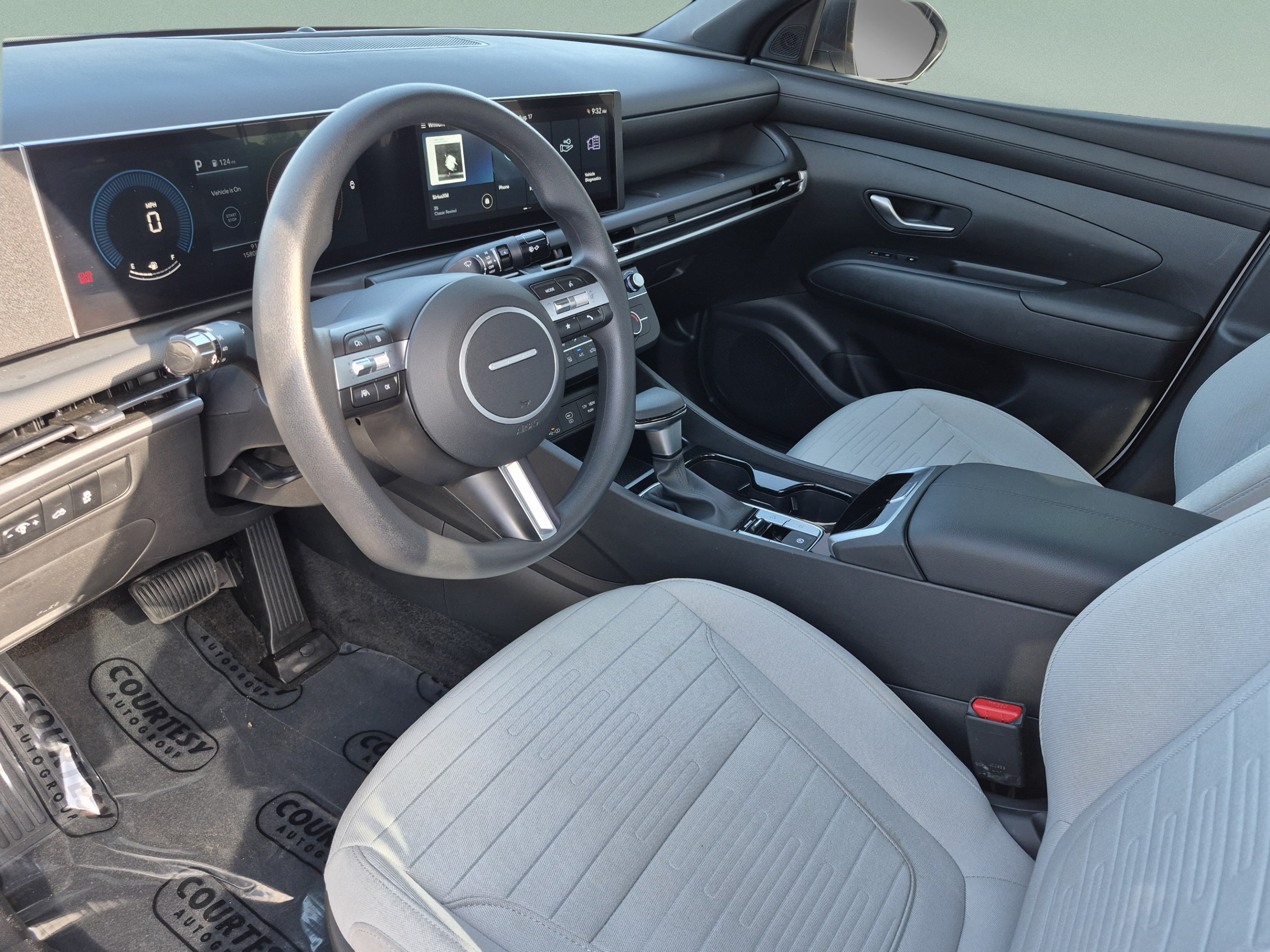 Used 2025 Hyundai Santa Cruz SE FWD image 17